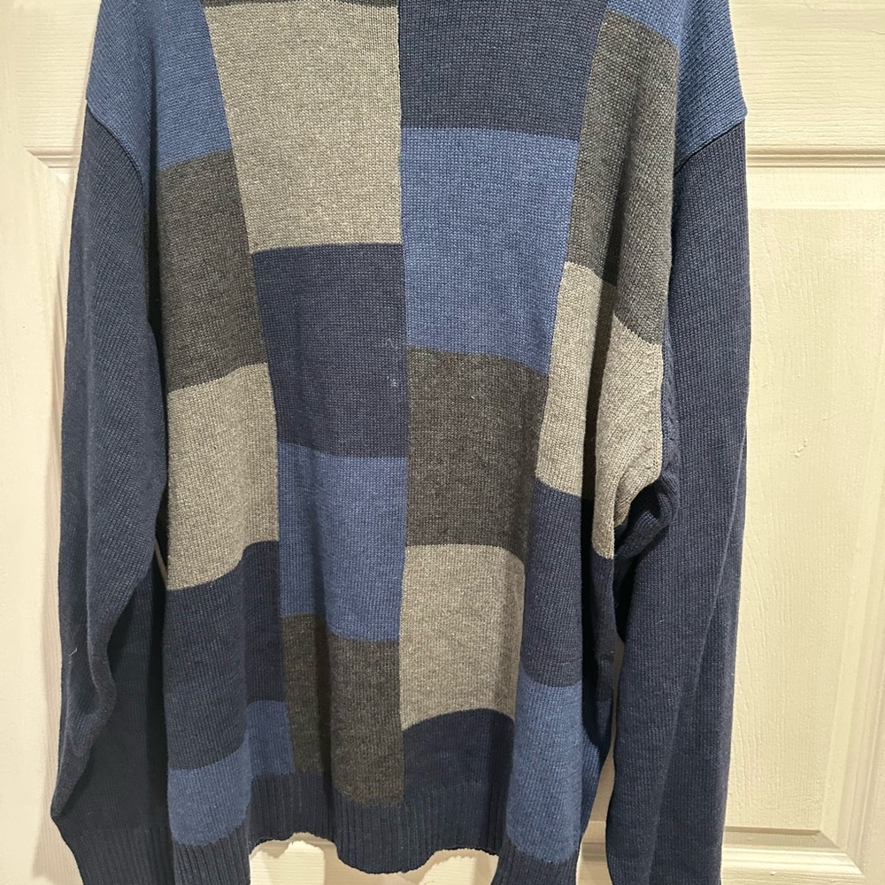 Oscar de la Renta Blue and Gray Crewneck Sweater with Geometric Design